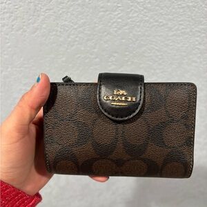 Coach Women's Signature Canvas Medium Corner Zip Wallet OBO